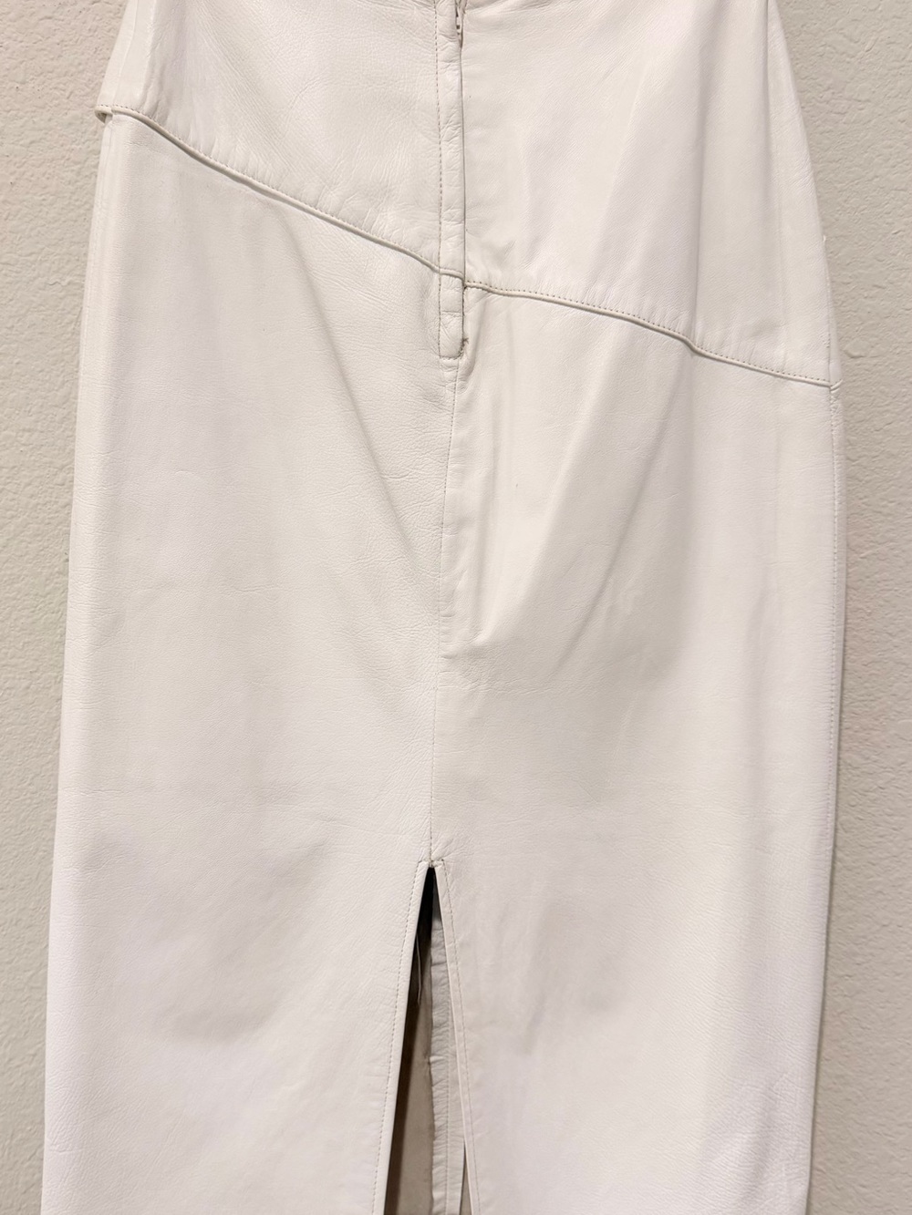 Vintage Vakko Cream Leather Pencil Skirt, Ruched Waist, Quiet Luxury. Old Money - Picture 7 of 17